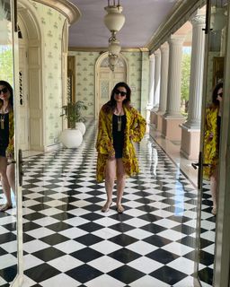 Neelam Kothari feet photo 11