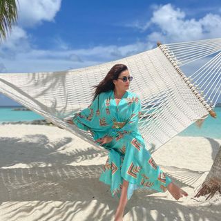 Neelam Kothari feet photo 4