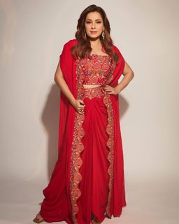 Neelam Kothari feet photo 7