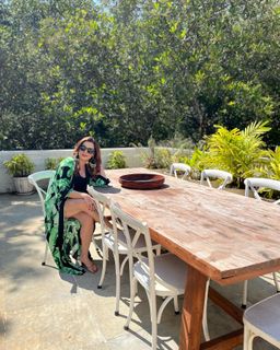 Neelam Kothari feet photo 4