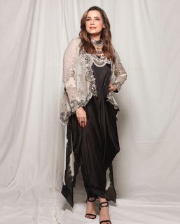 Neelam Kothari feet photo 19