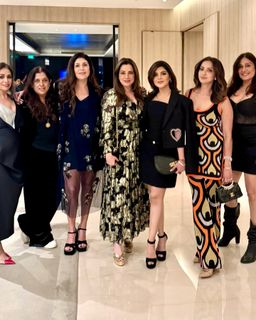 Neelam Kothari feet photo 12