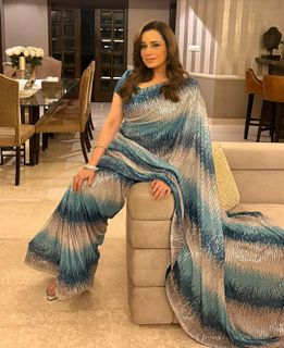 Neelam Kothari feet photo 7
