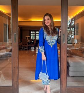 Neelam Kothari feet photo 3