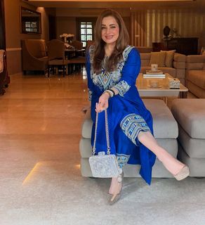 Neelam Kothari feet photo 2