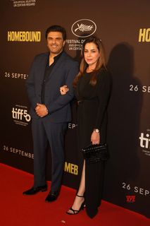 Neelam Kothari feet photo 18