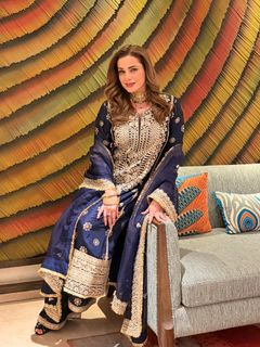 Neelam Kothari feet photo 6