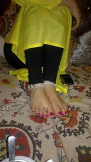 Neelam Muneer feet photo thumbnail