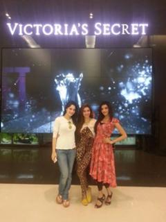 Neelam Muneer feet photo thumbnail