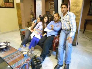 Neelam Muneer feet photo thumbnail