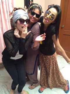 Neelam Muneer feet photo thumbnail