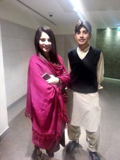 Neelam Muneer feet photo thumbnail