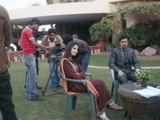 Neelam Muneer feet photo thumbnail