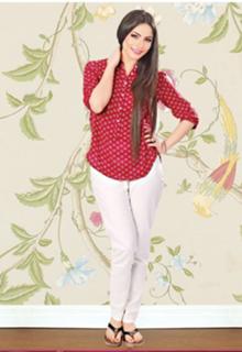 Neelam Muneer feet photo thumbnail