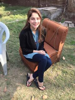 Neelam Muneer feet photo thumbnail