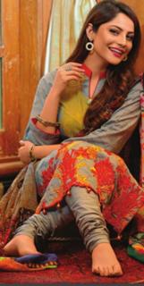 Neelam Muneer feet photo thumbnail