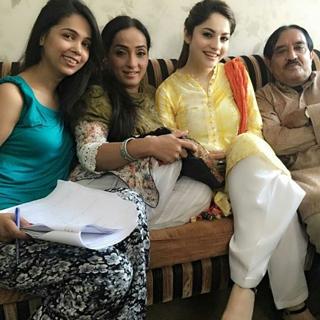 Neelam Muneer feet photo thumbnail