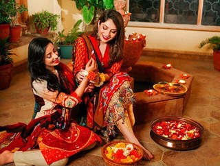 Neelam Muneer feet photo thumbnail