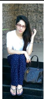 Neelam Muneer feet photo thumbnail