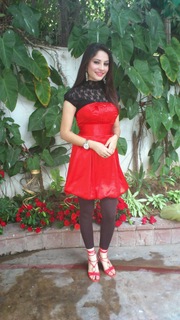 Neelam Muneer feet photo thumbnail