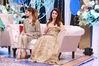 Neelam Muneer feet photo thumbnail