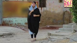 Neelam Muneer feet photo thumbnail