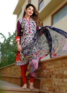 Neelam Muneer feet photo thumbnail