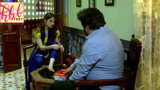 Neelam Muneer feet photo thumbnail