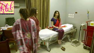 Neelam Muneer feet photo thumbnail
