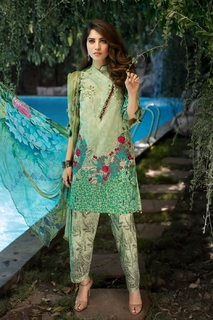 Neelam Muneer feet photo thumbnail