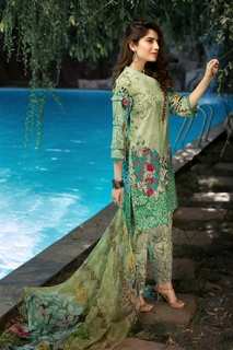 Neelam Muneer feet photo thumbnail