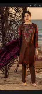 Neelam Muneer feet photo thumbnail