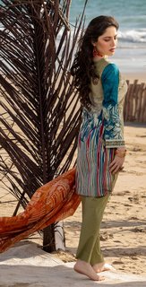 Neelam Muneer feet photo thumbnail