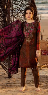 Neelam Muneer feet photo thumbnail