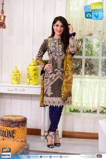 Neelam Muneer feet photo thumbnail