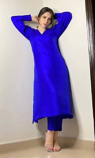 Neelam Muneer feet photo thumbnail