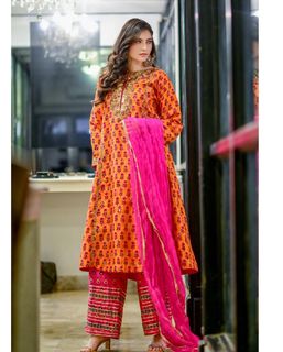 Neelam Muneer feet photo thumbnail