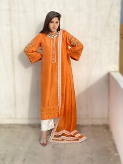 Neelam Muneer feet photo thumbnail