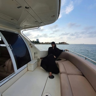 Neelam Muneer feet photo thumbnail