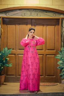 Neelam Muneer feet photo thumbnail