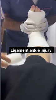 Neelam Muneer feet photo thumbnail