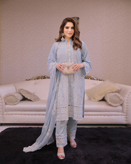 Neelam Muneer feet photo thumbnail