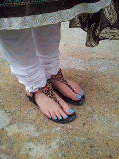 Neelam Muneer feet photo thumbnail