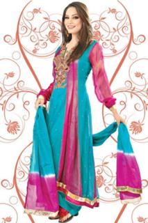 Neelam Muneer feet photo thumbnail