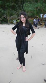 Neelam Muneer feet photo thumbnail