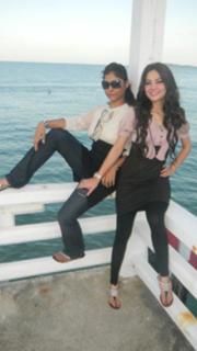 Neelam Muneer feet photo thumbnail