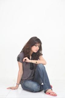 Neelam Muneer feet photo thumbnail