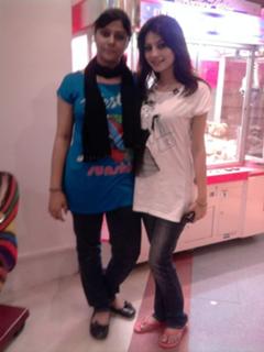 Neelam Muneer feet photo thumbnail