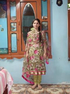 Neelam Muneer feet photo thumbnail