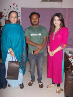 Neelam Muneer feet photo thumbnail